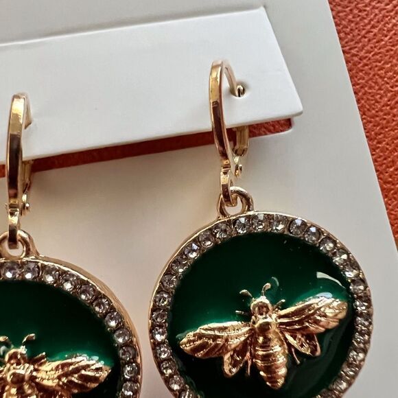 💚 Betsey Johnson stunning honeybee crystal dangle earrings 💚 - Picture 4 of 7